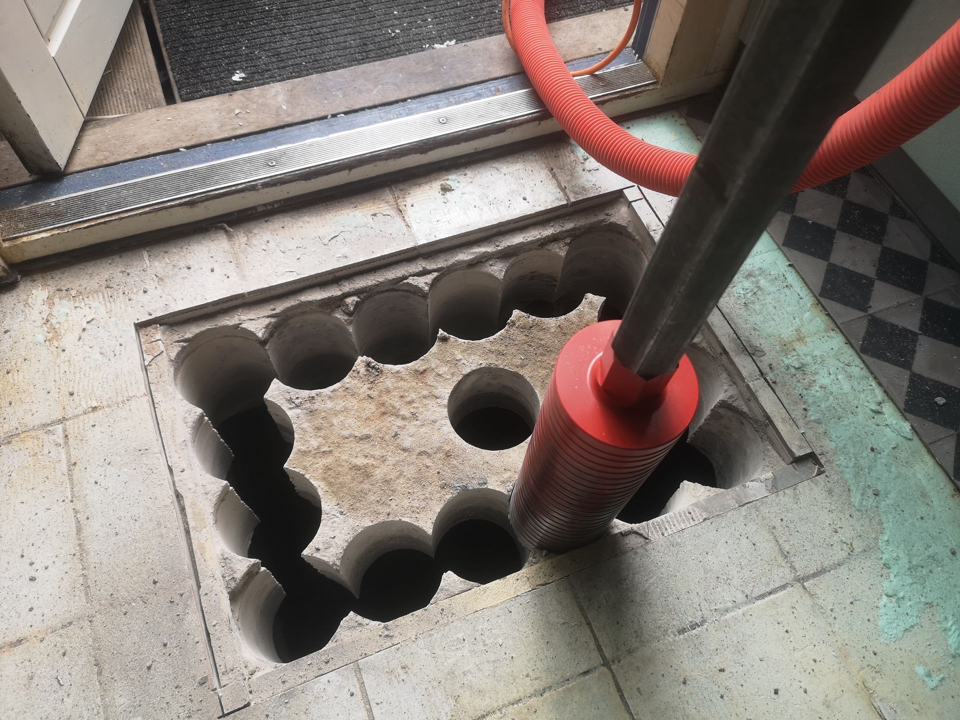 Betonvloer zagen voor een vloersparing door Drillpro Nederland